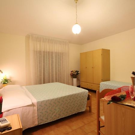 קיאנצ'נו טרמה Hotel Villa Luca חדר תמונה