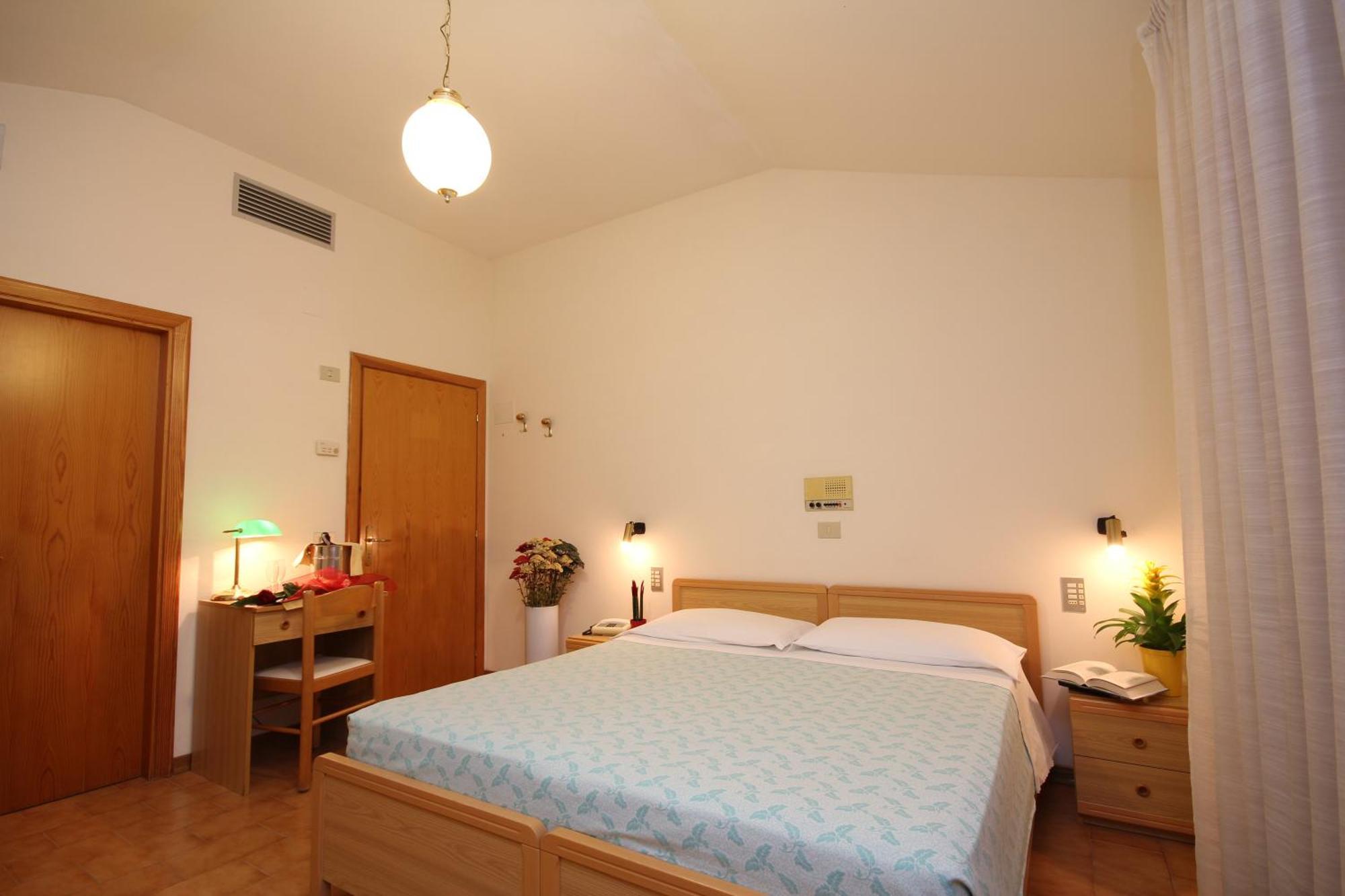 קיאנצ'נו טרמה Hotel Villa Luca חדר תמונה