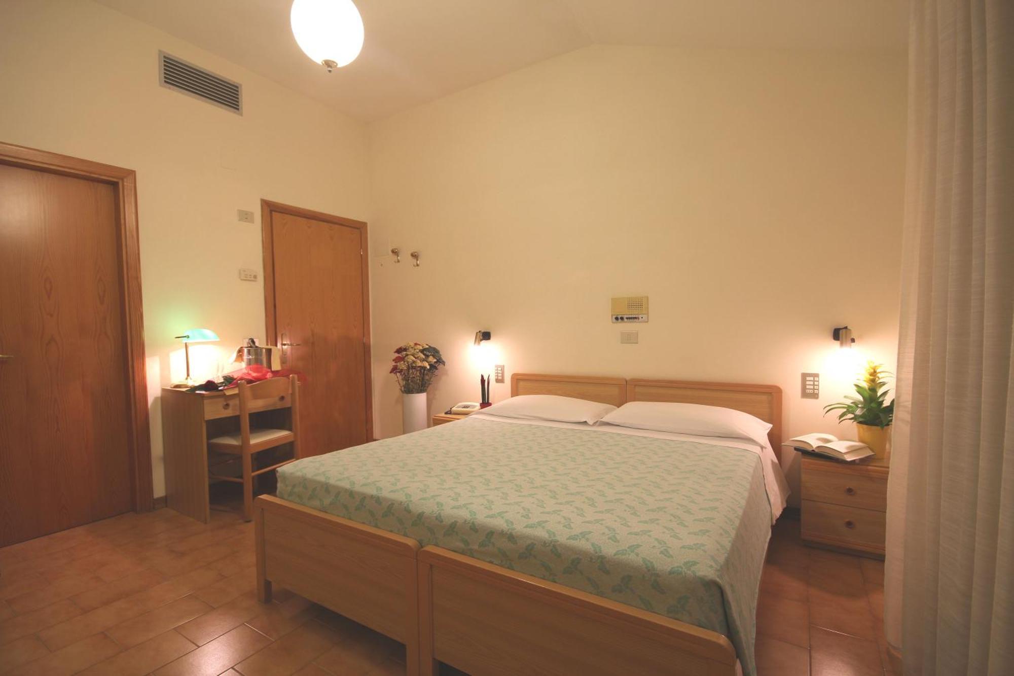קיאנצ'נו טרמה Hotel Villa Luca חדר תמונה