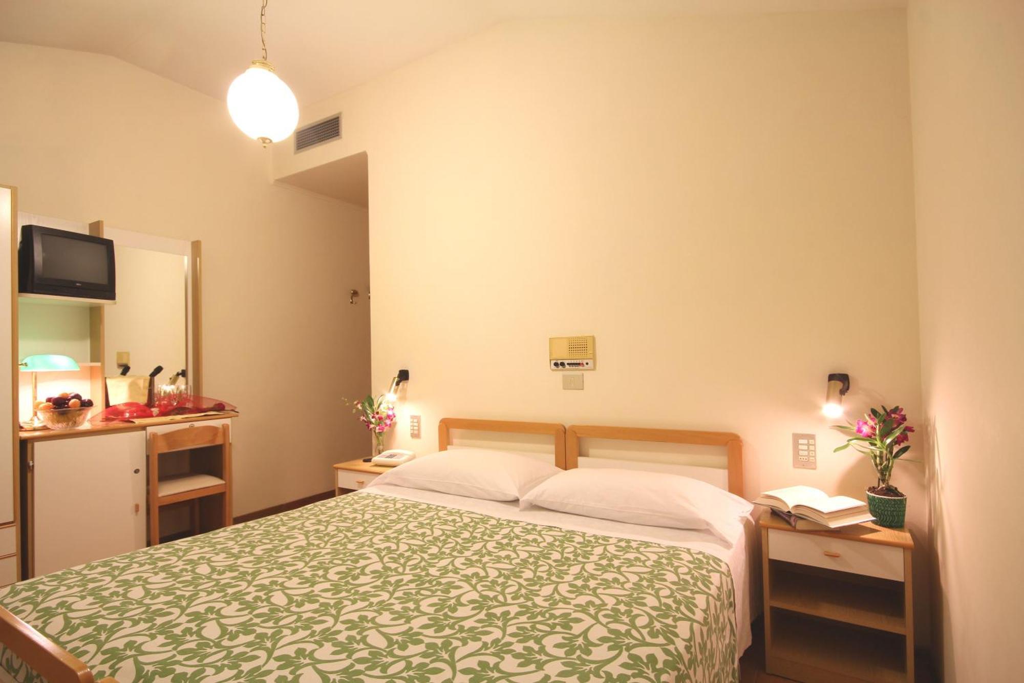 קיאנצ'נו טרמה Hotel Villa Luca חדר תמונה